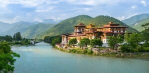 Bhutan Ties Digital Nomad Visa to Gold-Backed Token on Solana